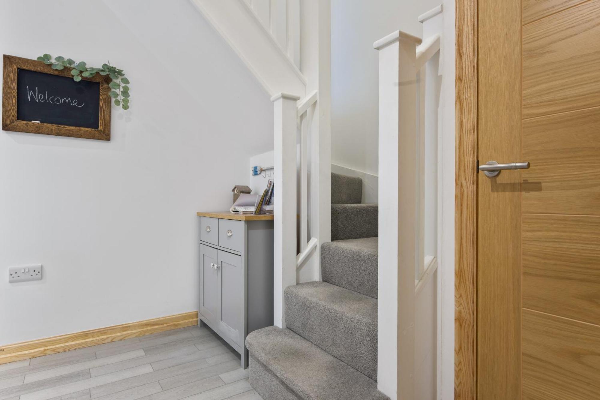 Large, Newly Renovated, Three Bedroom Town Centre Split Level Apartment With Free Parking, Sleeps Seven - Walking Distance To Beach Bournemouth Exterior foto