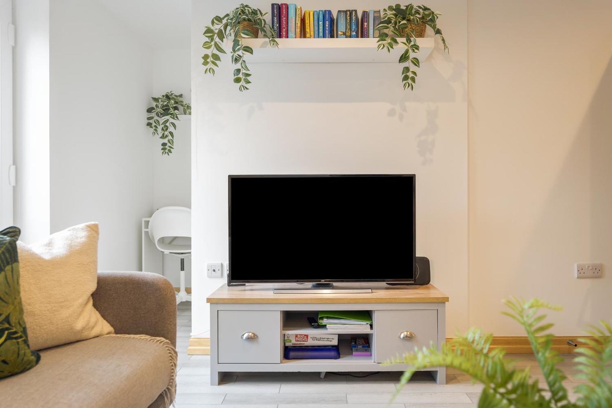 Large, Newly Renovated, Three Bedroom Town Centre Split Level Apartment With Free Parking, Sleeps Seven - Walking Distance To Beach Bournemouth Exterior foto